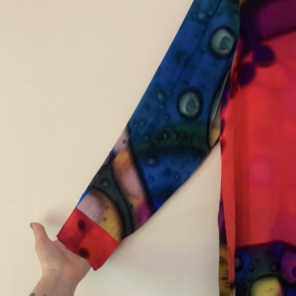 Tyler McGillivary Bubble Print Button Down Collared Top - Picture 2 of 5